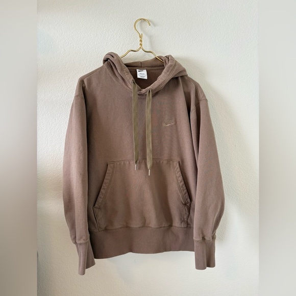 Nike Sweaters - Nike Women's beige pullover sweater